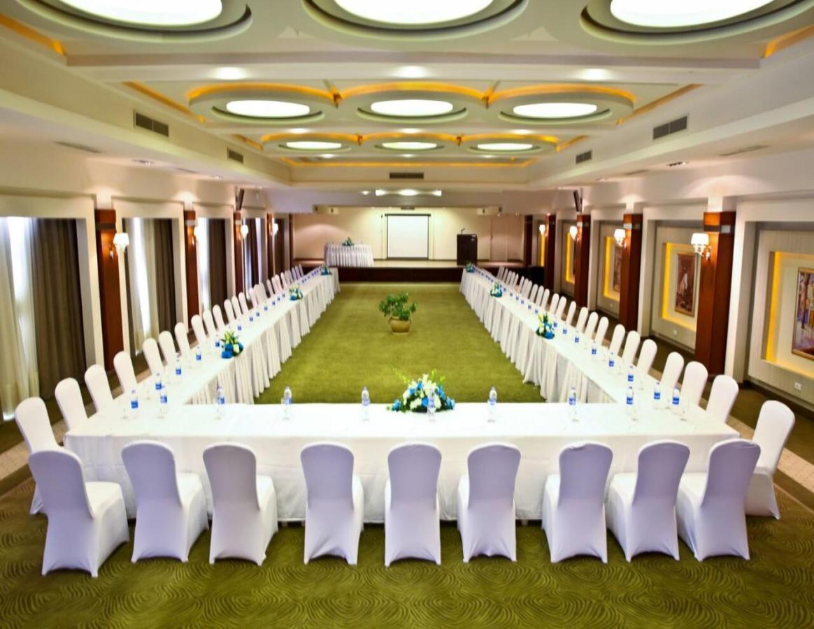 Charmillion Club Resort Šarm aš-Šajch Exteriér fotografie U-shaped table layout
